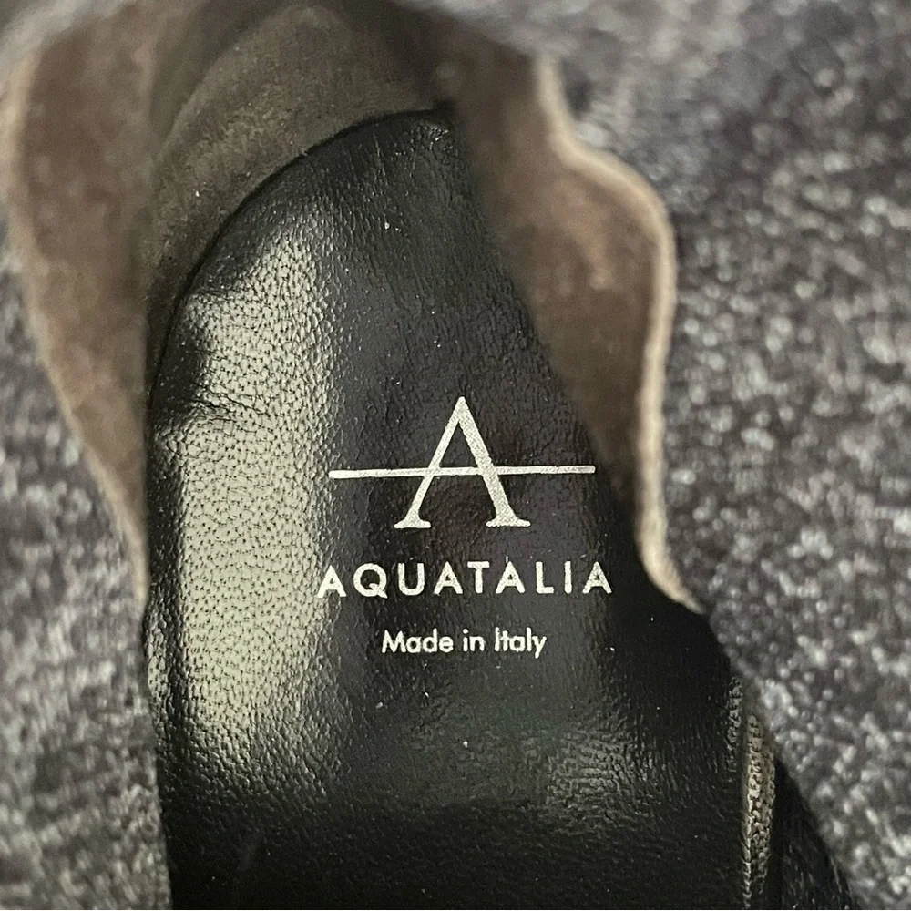 Aquatalia Florine Olive Green Suede Block Heeled Chelsea Ankle Bootie Size 9